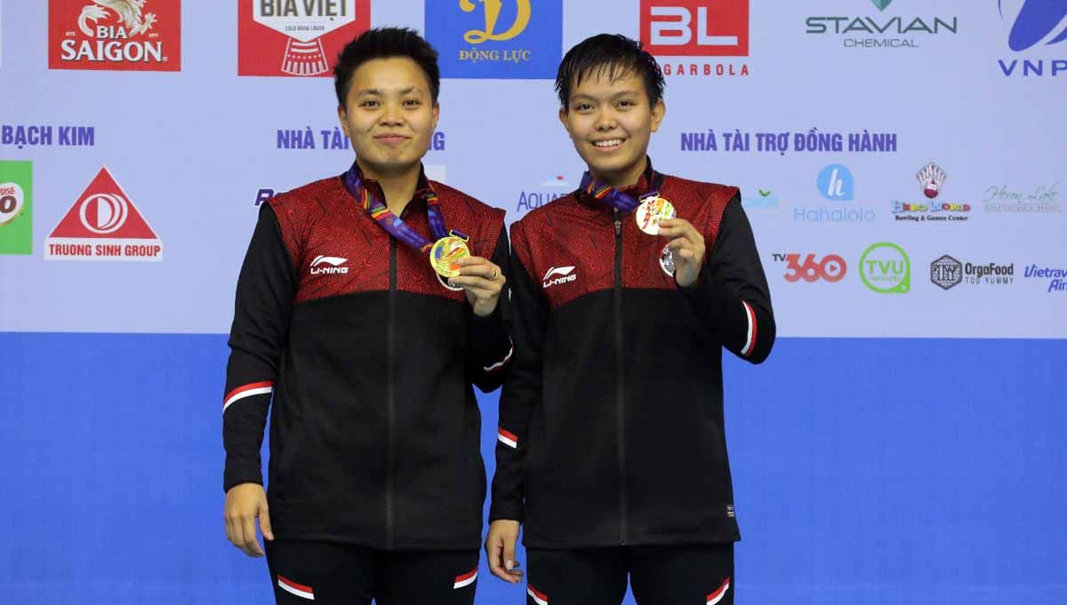 Sukses meraih medali emas dan perak SEA Games 2021, Apriyani Rahayu/Siti Fadia Silva Ramadhanti kompak mengucap terima kasih pada Greysia Polii. Copyright: © PBSI