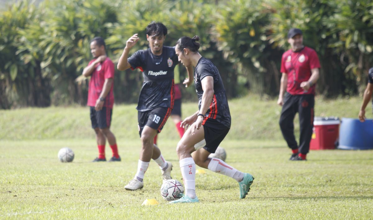 Latihan Persija Jakarta di Lapangan POR Sawangan, Rabu (25/05/22) Copyright: © Herry Ibrahim/INDOSPORT