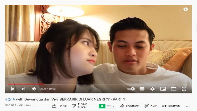 Alfeandra Dewangga dan kekasihnya, Vivi Novika, mantan pro player RRQ. Copyright: © Youtube Vivi Novika