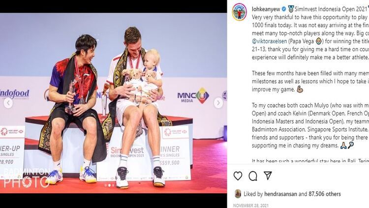 Viktor Axelsen dan Loh Kean Yew dikenal sebagai bromance di dunia bulutangkis, tetapi siapa sangka mereka membongkar ‘borok’ masing-masing di depan kamera. Copyright: © Instagram @lohkeanyew