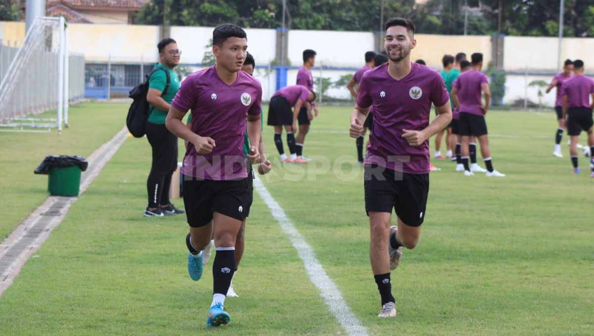 Latihan Timnas Indonesia di Stadion Persib, Jalan Ahmad Yani, Kota Bandung. Foto: Arif Rahman/Indosport.com Copyright: © Arif Rahman/Indosport.com