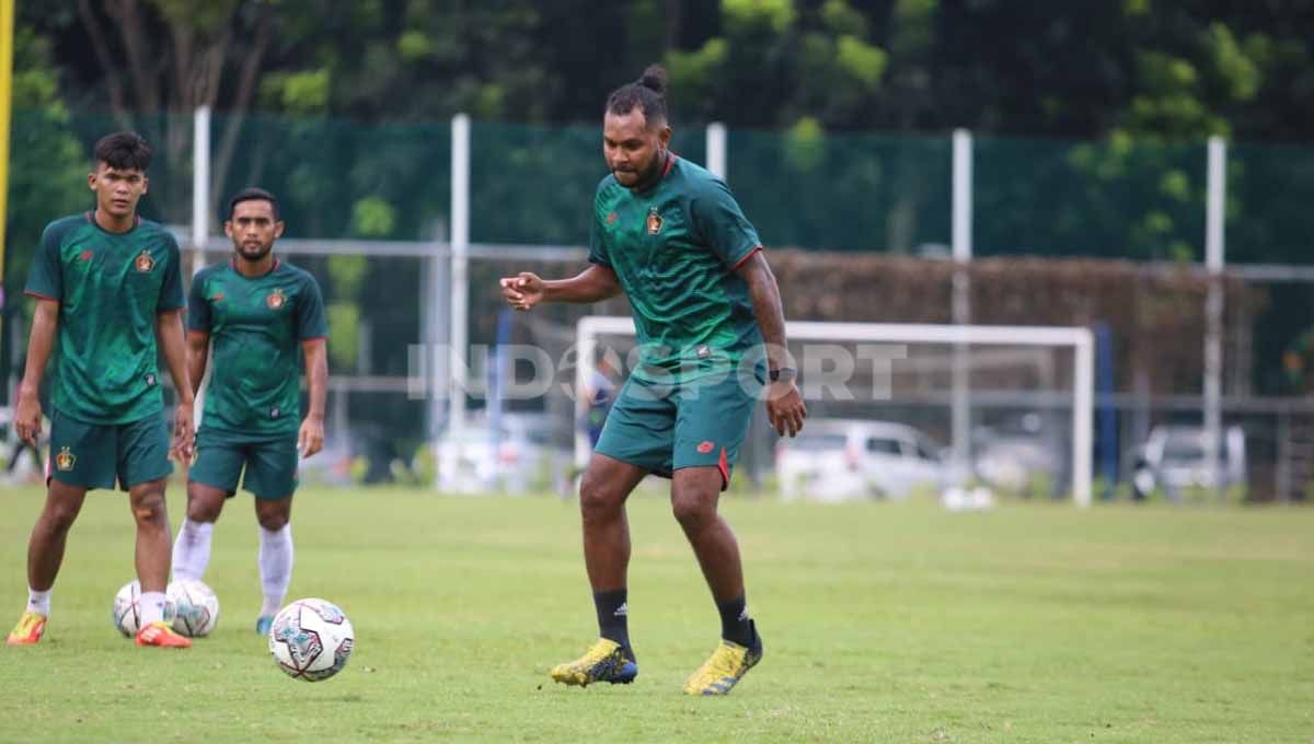 Fandri Imbiri lengkapi skuat Persik. Foto: Ian Setiawan/Football265.com Copyright: © Ian Setiawan/Football265.com
