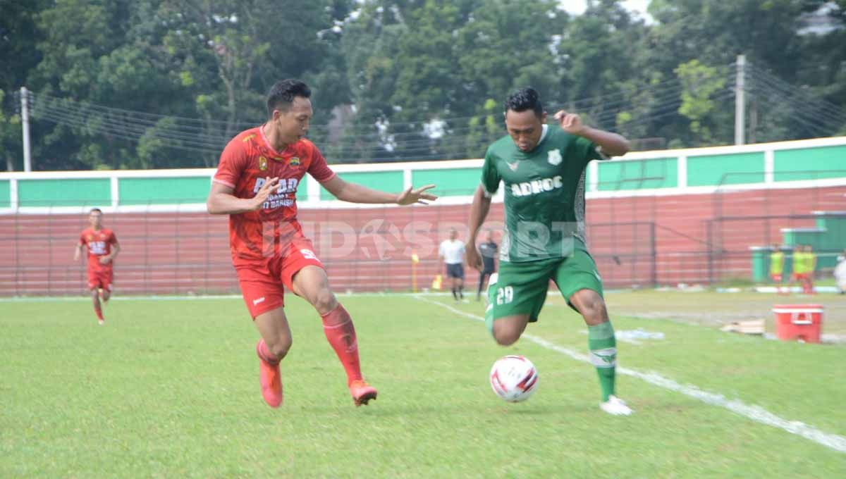 PSMS Medan saat berujicoba dengan tim PS AD Kodam I Bukit Barisan di Stadion Teladan, Medan. Foto: Aldi Aulia Anwar/INDOSPORT Copyright: © Aldi Aulia Anwar/INDOSPORT.COM