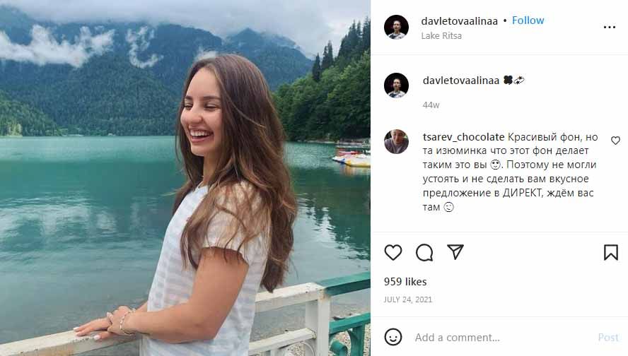 Meski terlihat menikmati liburannya ke Turki, namun Alina Davletova sejatinya mungkin memendam kerinduan untuk tampil kembali bertanding. Copyright: © Instagram@davletovaalinaa