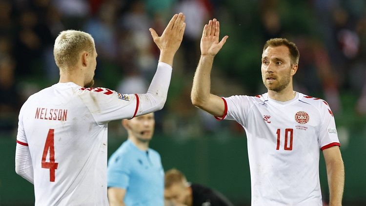 Timnas Denmark yang baru saja merilis jersey untuk Piala Dunia 2022 rupanya menyelipkan sindirian tajam ke Qatar. (REUTERS/Lisa Leutner) Copyright: © REUTERS/Lisa Leutner