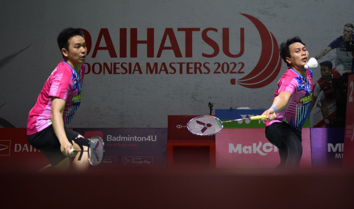 Ganda Indonesia, Mohamad Ahsan/Hendra Setiawan berhasil melaju ke babak kedua Indonesia Master 2022 usai mengalahkan pasangan Denmark, Jeppe Bay/Lasse Molhede 21-12 dan 21-19 di Istora Senayan, Selasa (07/06/22). Copyright: © Herry Ibrahim/INDOSPORT