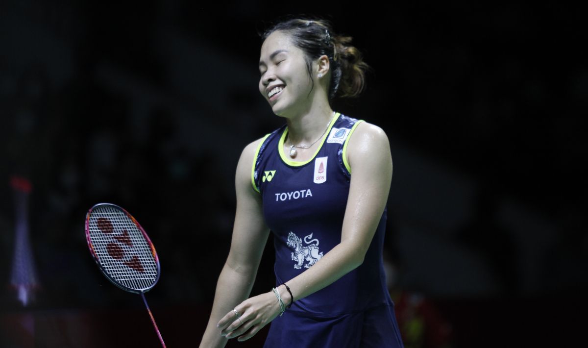 Karena sebuah alasan tak disangka, pebulutangkis kebanggaan Thailand, Ratchanok Intanon dan Kunlavut Vitidsarn dibilang ‘calon besan’ oleh penggemar Indonesia. Copyright: © Herry Ibrahim/INDOSPORT