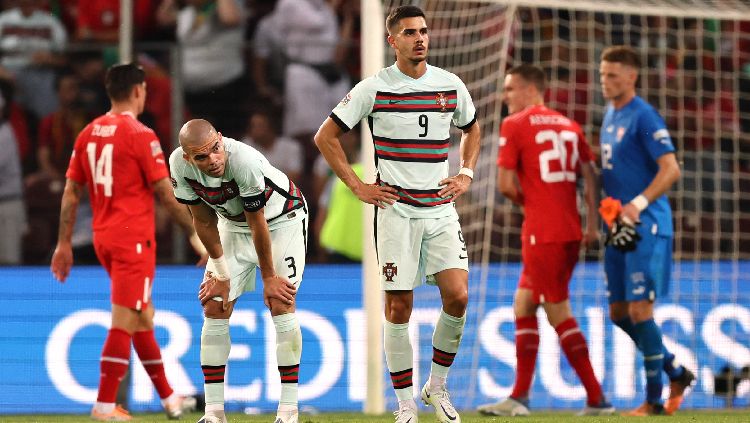 Pepe Portugal terlihat sedih setelah pertandingan REUTERS-Denis Balibouse Copyright: © REUTERS-Denis Balibouse
