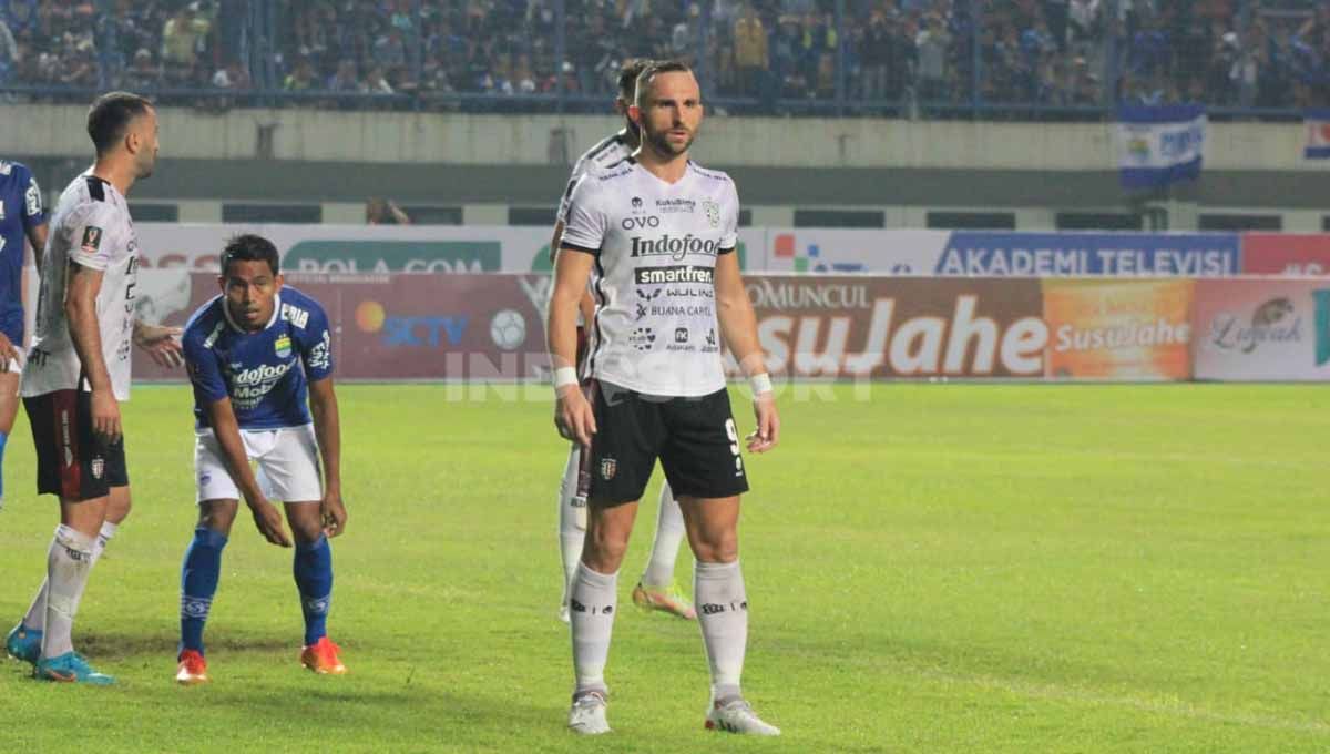 Striker Bali United, Ilija Spasojevic, saat pertandingan Turnamen Pramusim Piala Presiden 2022 menghadapi Persib Bandung di Stadion GBLA, Kota Bandung, Minggu (12/06/22). Copyright: © Arif Rahman/Indosport.com