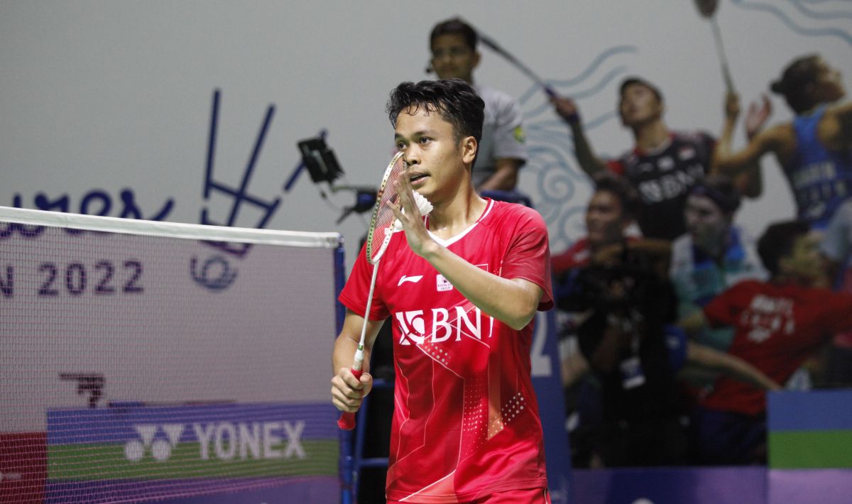 Tunggal Indonesia, Anthony Ginting, mengalahkan rekan senegaranya Tommy Sugiarto pada babak pertama Indonesia Open 2022 di Istora Senayan, Selasa (14/06/22). Foto: Herry Ibrahim/INDOSPORT. Copyright: © Herry Ibrahim/INDOSPORT