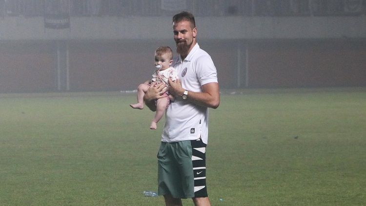 Bek PSS Sleman, Mario Maslac, saat berada di Stadion Maguwoharjo Sleman. Copyright: © Nofik Lukman Hakim/INDOSPORT