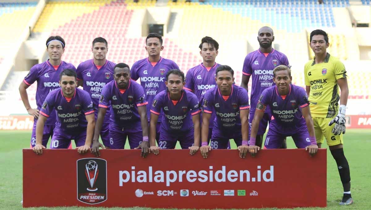 Menjelang laga babak penyisihan Grup A Persita Tangerang kontra Persis Solo nanti malam, Senin (27/06/22), para supporter dari kedua kubu berikan semangat. Foto: pialapresiden Copyright: © pialapresiden