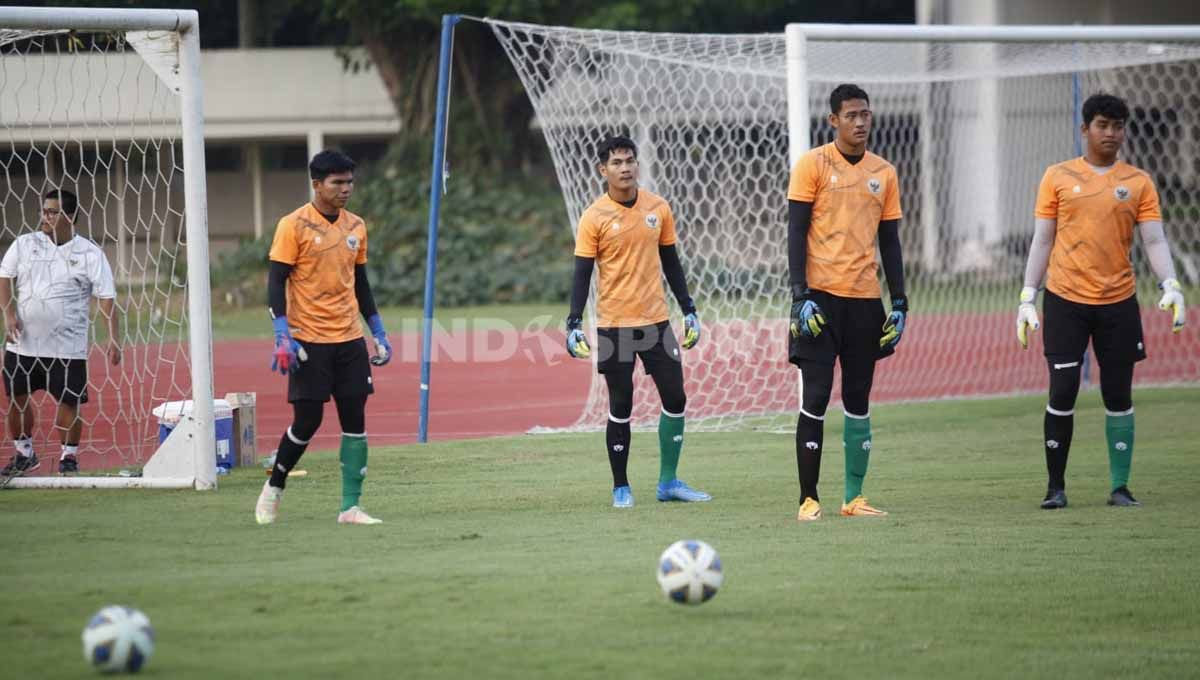 Latihan Timnas Indonesia U-19 sebagai persiapan menuju Piala AFF U-19 2022. Foto: Herry Ibrahim/INDOSPORT. Copyright: © Herry Ibrahim/INDOSPORT