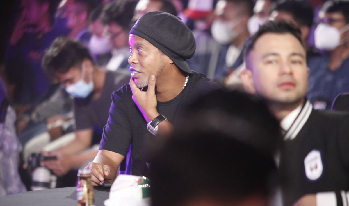 Mantan pemain Barcelona, Ronaldinho Copyright: © Herry Ibrahim/INDOSPORT