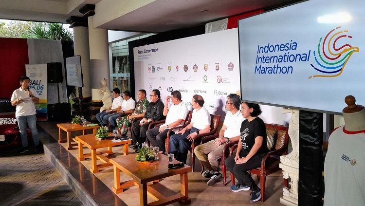 Ribuan pelari dari 15 negara ikut serta dalam Indonesia International Marathon 2022 yang berlangsung di Bali, Minggu (26/6/22) pagi Foto: Nofik Lukman Hakim/INDOSPORT Copyright: © Nofik Lukman Hakim/INDOSPORT