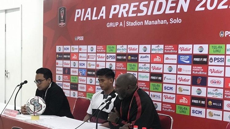 Pelatih Persis Solo, Jacksen F Tiago dalam konferensi pers pascalaga Piala Presiden vs Dewa United (Prabowo/INDOSPORT) Copyright: © Prabowo/INDOSPORT