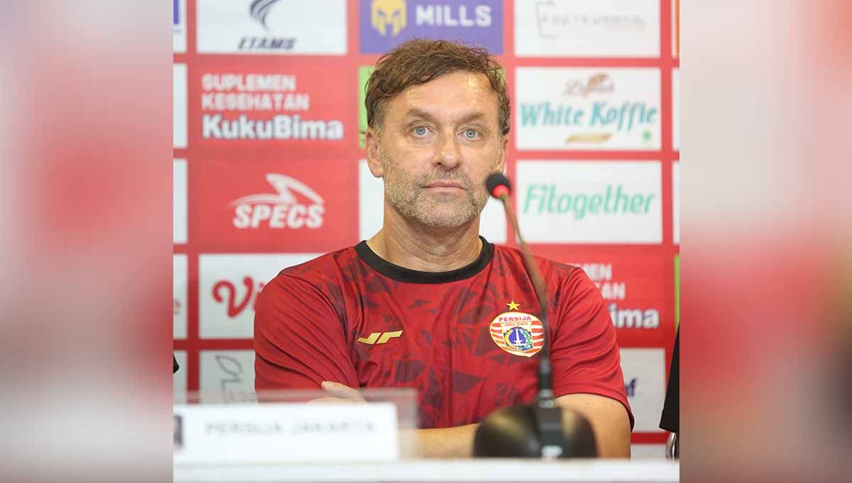 Pelatih Persija Jakarta, Thomas Doll saat jumpa pers jelang lawan Madura United di Piala Presiden 2022. Foto: Khairul Imam/Persija Copyright: © Khairul Imam/Persija