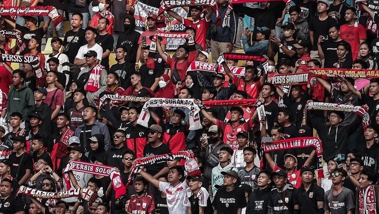 Hasil buruk yang diraih Persis Solo di Piala Presiden 2022 dengan finis sebagai juru kunci Grup A memicu protes keras dari kelompok suporter. (Foto: Prabowo/INDOSPORT) Copyright: © (Prabowo/INDOSPORT)