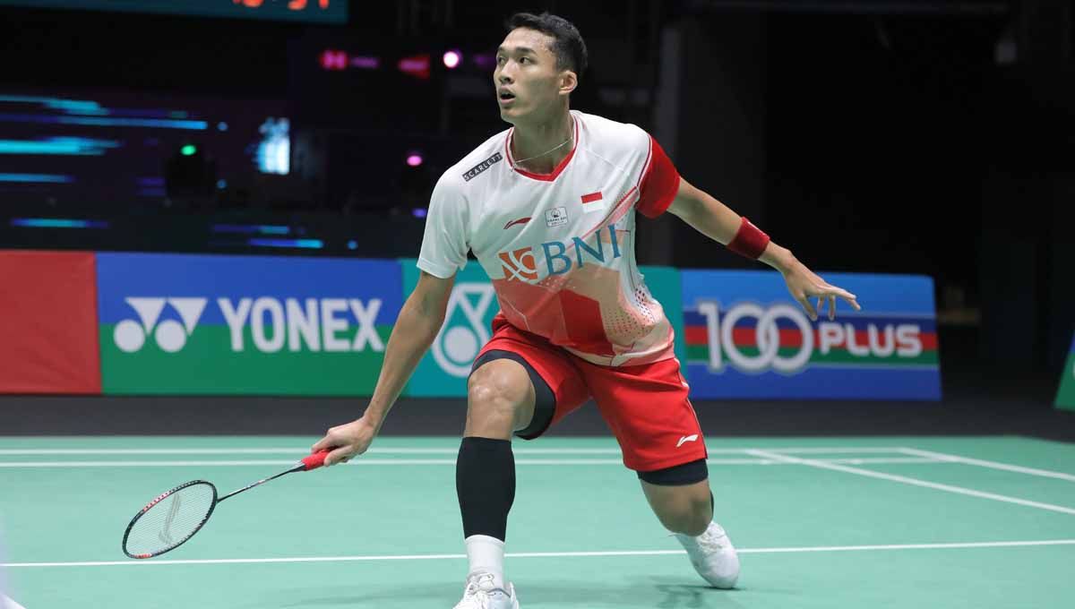 Tunggal putra Indonesia, Jonatan Christie, tersingkir dari Singapore Open 2022 dan hal ini membuat kutukan sulit tembus perempat final BWF World Tour terulang. Copyright: © PBSI