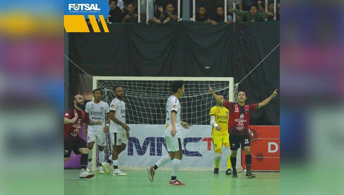 Pertandingan antara Pendekar United vs Black Steel di Liga Futsal Profesional 2021. Foto: Instagram@federasifutsal_id Copyright: © Instagram@federasifutsal_id