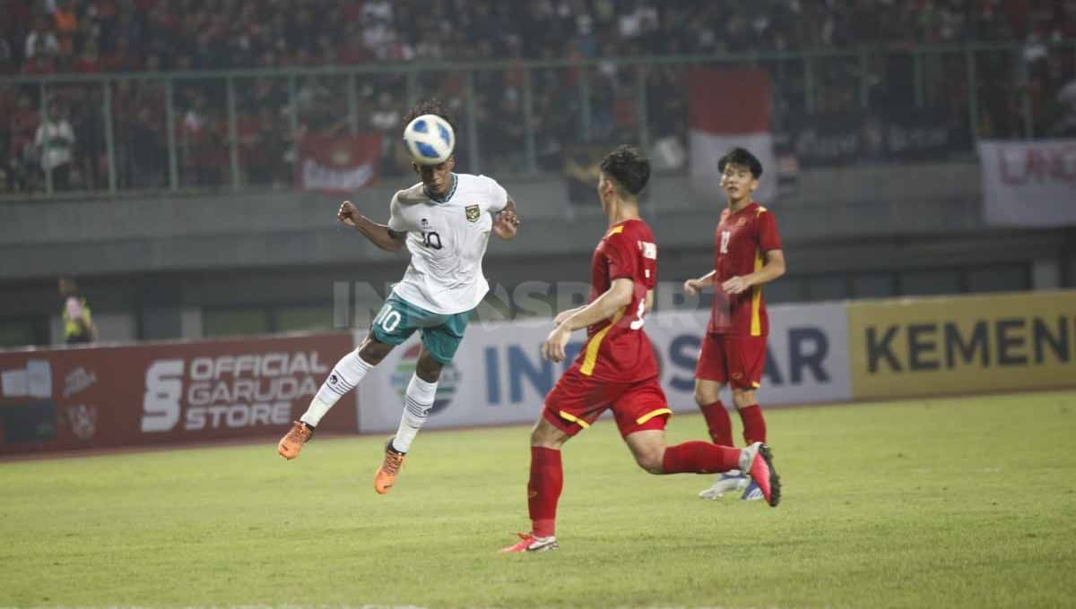 Pertandingan antara Timnas Indonesia vs Vietnam di Piala AFF U-19 2022. Foto: Herry Ibrahim/INDOSPORT. Copyright: © Herry Ibrahim/INDOSPORT
