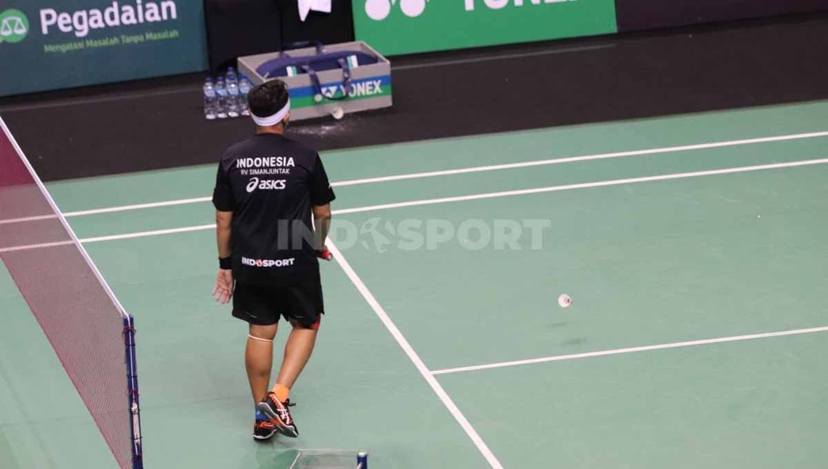 Valentino Simanjuntak saat melakoni laga Tepok Bulu 2022 melawan Vincent Rompies. Copyright: &copy; Mohammad Rizki Azhari/INDOSPORT