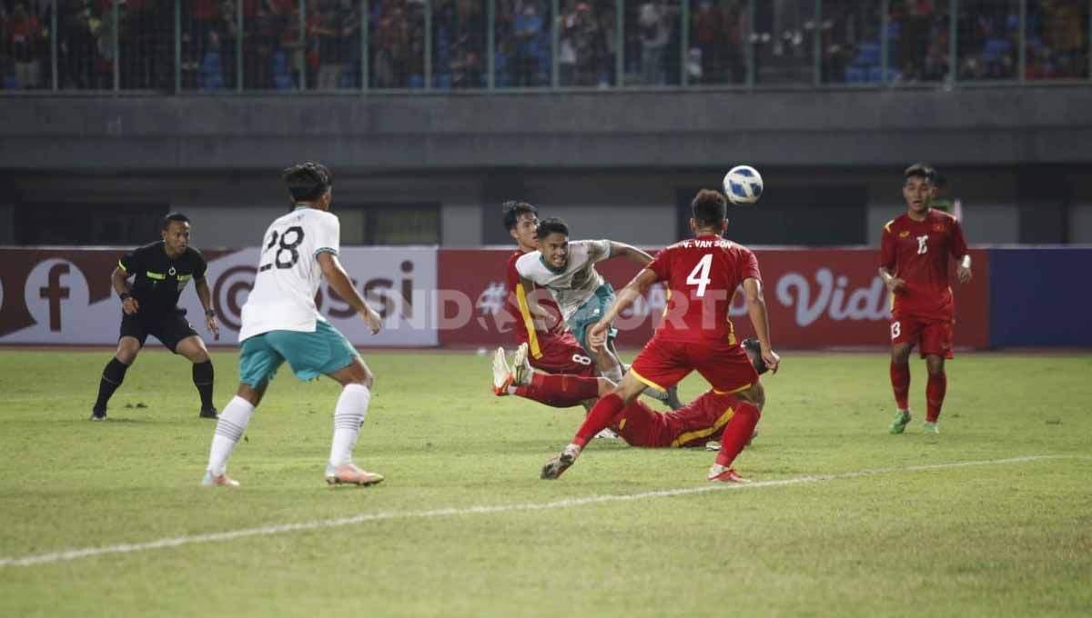 Pertandingan antara Timnas Indonesia U-19 vs Vietnam U-19 di Piala AFF U-19 2022. Copyright: © Herry Ibrahim/INDOSPORT