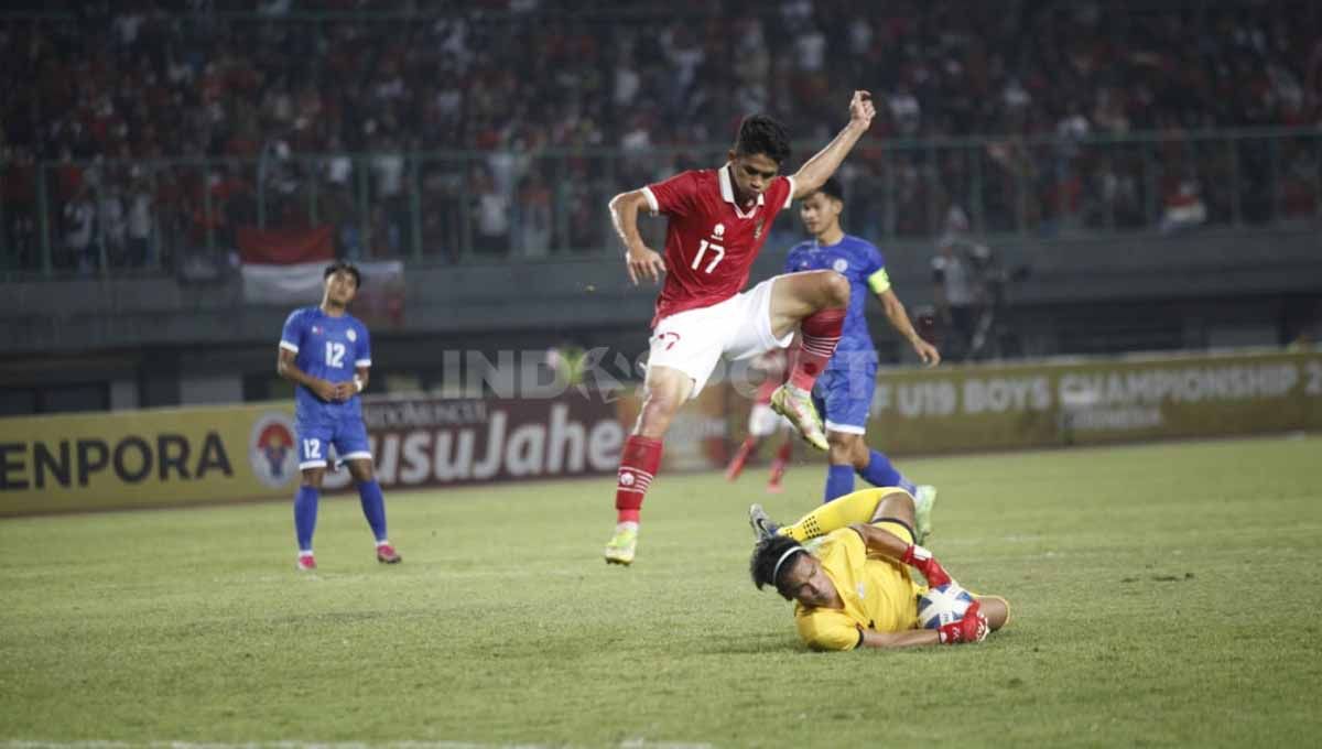 Youtuber Filipina meramal Timnas Indonesia tidak akan lolos fase grup Piala AFF 2022. Meski sejatinya skuat Garuda baru saja melibas Brunei Darussalam. Copyright: © Herry Ibrahim/INDOSPORT