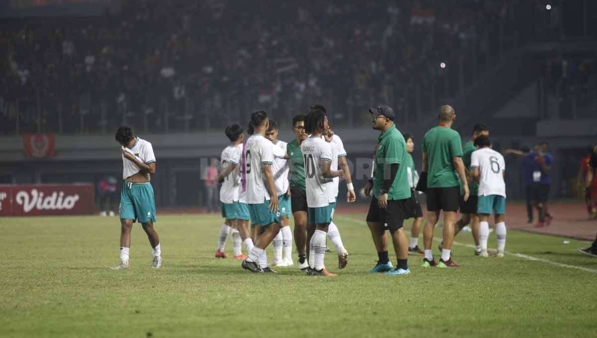 Melihat tiga catatan positif Timnas Indonesia U-19 meski tersingkir secara dramatis dan gagal lolos ke babak semifinal Piala AFF U-19 2022. Copyright: © Herry Ibrahim/INDOSPORT