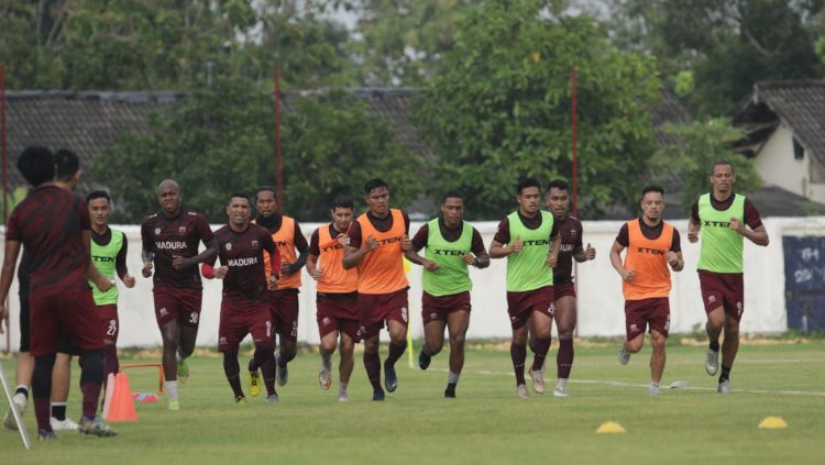 Latihan Madura United jelang Liga 1 2021/2/2023. Copyright: © MO Madura United