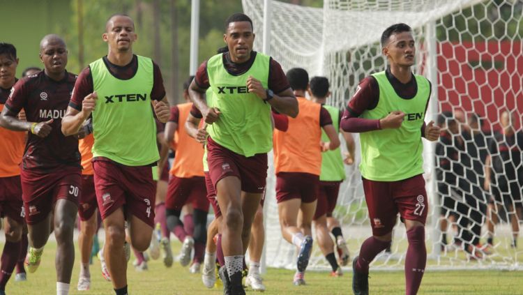 Latihan Madura United jelang Liga 1 2021/2/2023. Copyright: © MO Madura United