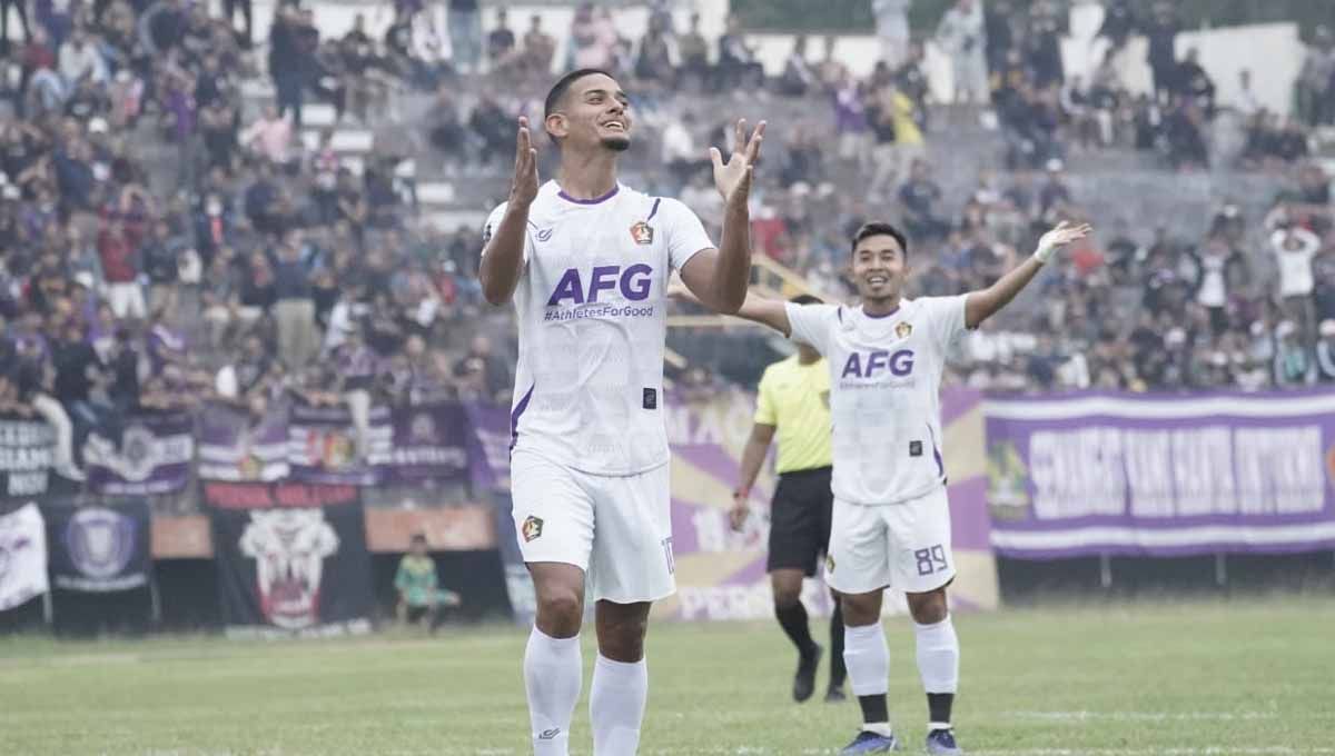 Rasanya tidak ada lagi target yang layak diusung Persik Kediri, selain menang atas Borneo FC sekaligus raih tiga poin perdana mereka di Liga 1 Indonesia. Copyright: © MO Persik
