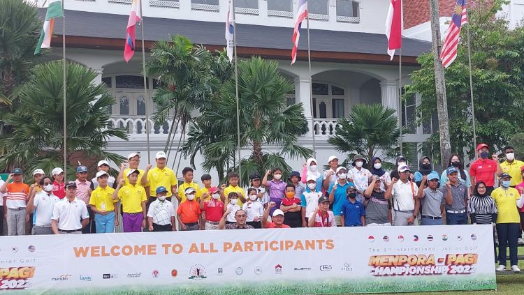 Kejuaraan Menpora PAGI International Junior Golf Championship resmi kembali digelar pada tahun 2022 di Emeralda Golf, Bogor, Jawa Barat, Senin (18/07/22). Copyright: © Zainal Hasan/INDOSPORT