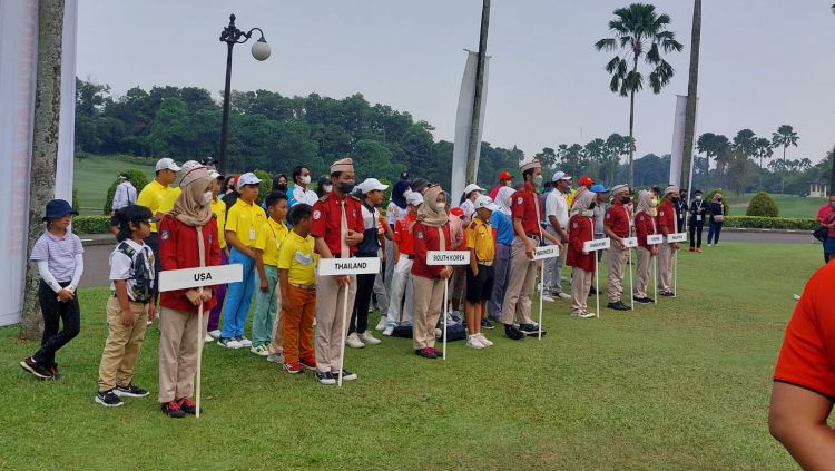 Kejuaraan Menpora PAGI International Junior Golf Championship resmi kembali digelar pada tahun 2022 di Emeralda Golf, Bogor, Jawa Barat, Senin (18/07/22). Copyright: © Zainal Hasan/INDOSPORT