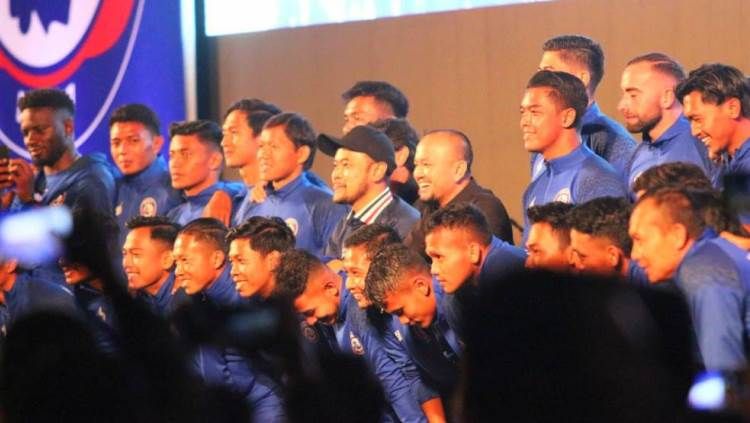 Arema FC launching tim dan jersey baru. Foto: Ian Setiawan/INDOSPORT. Copyright: © Ian Setiawan/INDOSPORT