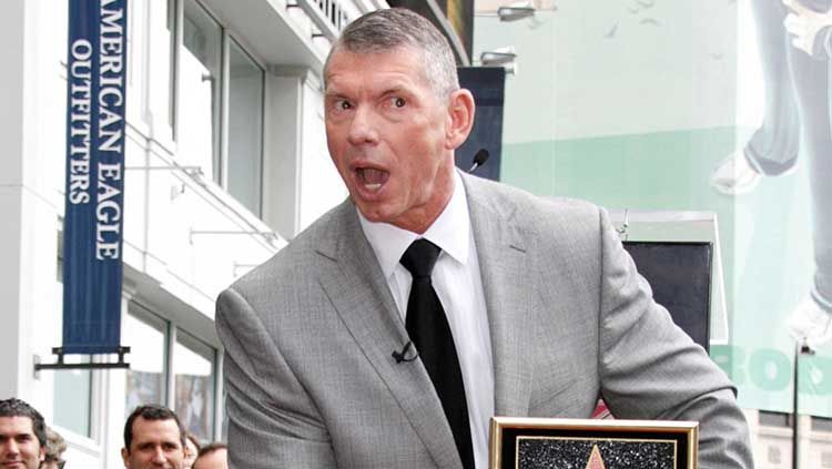 Prestasi hingga skandal seks yang menerpa Vince McMahon. Copyright: © REUTERS/Fred Prouser