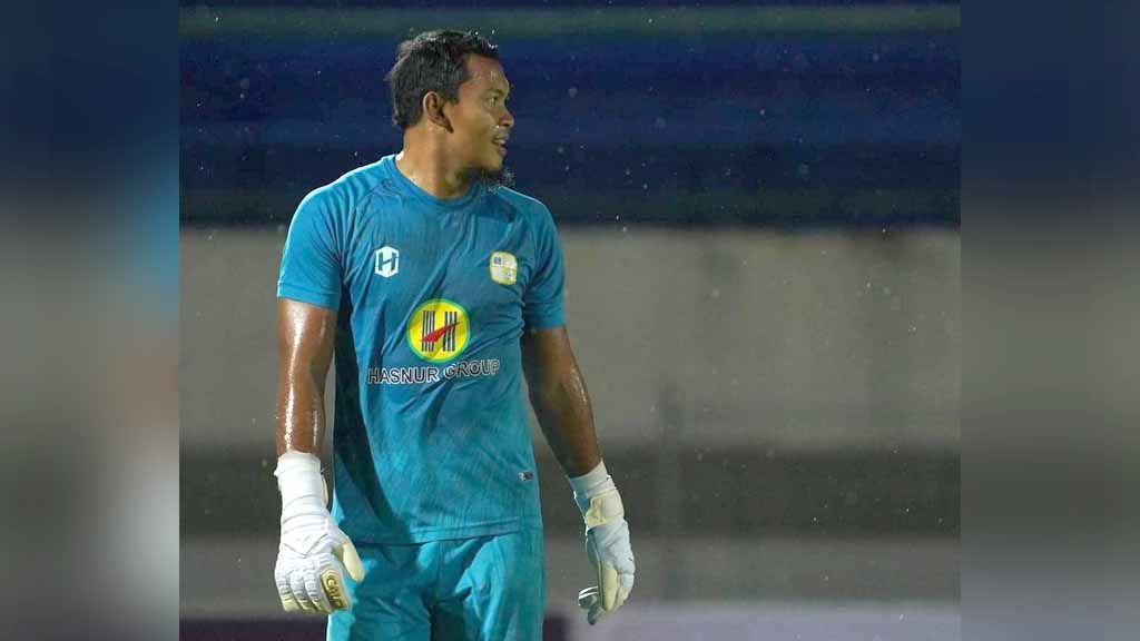 Joko Ribowo, kiper Barito Putera di Liga 1 2022. Foto: Barito Putera Copyright: © Barito Putera