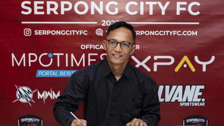 Sahala Sarigih resmi menjadi pelatih Serpong City untuk kompetisi Liga 3 2022. Copyright: © Serpong City