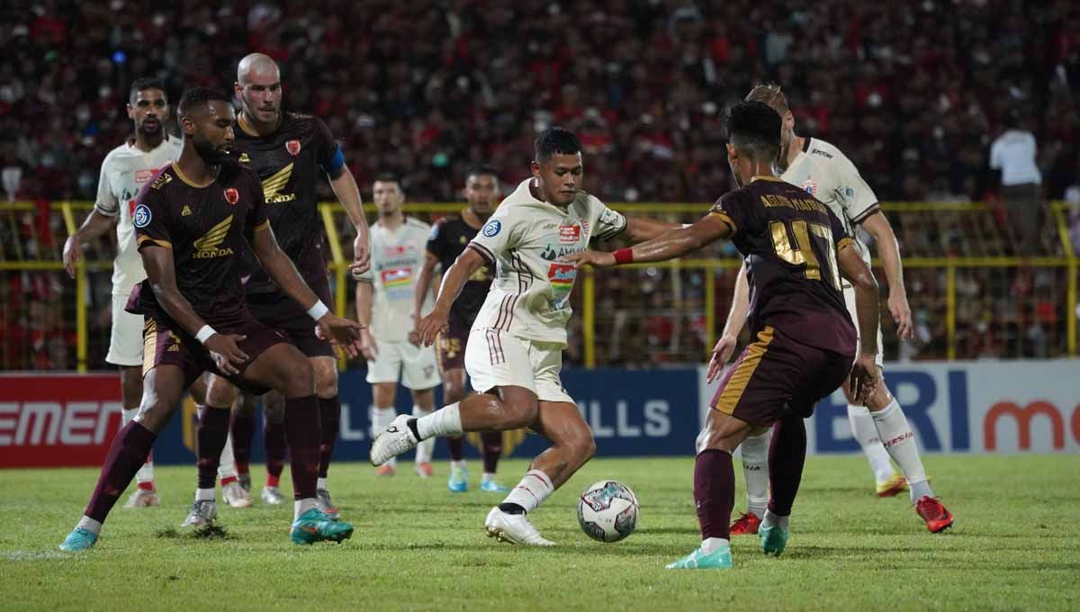 Indosport - PSM Makassar vs Persija Jakarta di laga BRI Liga 1. Foto: Persija Jakarta