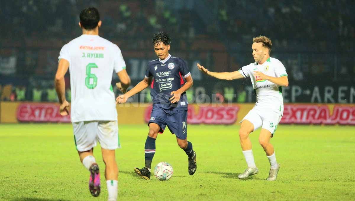 Arema FC vs PSS Sleman di laga BRI Liga 1. Copyright: © Ian Setiawan/INDOSPORT