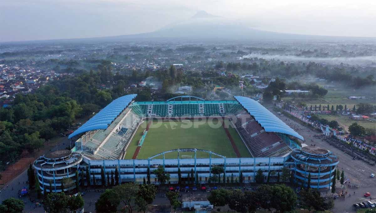 POLDA Daerah Istimewa Yogyakarta (DIY) secara resmi melarang suporter Persis Solo hadir dalam laga Liga 1 melawan PSS Sleman di Stadion Maguwoharjo. Foto: Isman Fadil/INDOSPORT Copyright: © Isman Fadil/INDOSPORT