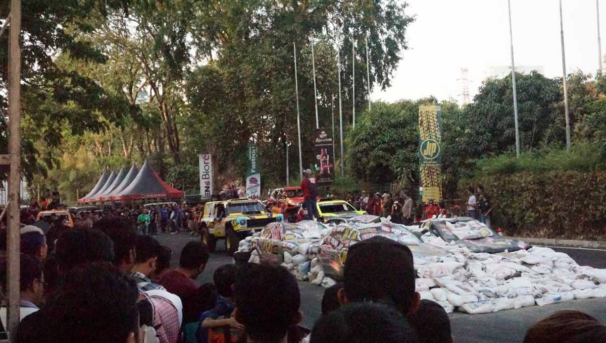 Keseruan acara Otobursa Tumplek Blek. Foto: Otobursa Tumplek Blek Copyright: © Otobursa Tumplek Blek