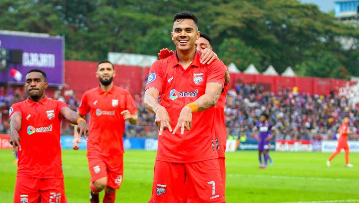 Selebrasi gol kemenangan Borneo FC di Liga 1 2022-2023, dari Matheus Pato. Copyright: © Ian Setiawan/INDOSPORT