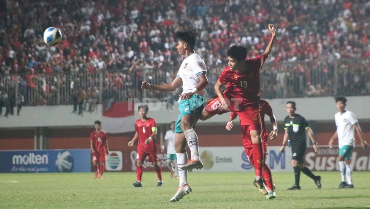 Pertandingan antara Vietnam U-16 vs Timnas Indonesia U-16 di Final AFF U-16 2022. Copyright: © Nofik Lukman Hakim/INDOSPORT
