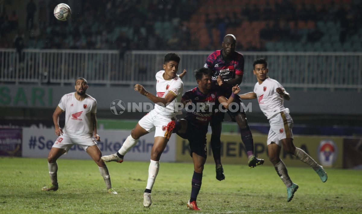Pertandingan Liga 1 antara RANS Nusantara vs PSM Makassar di Stadion Pakansari, Senin (15/08/22). Copyright: © Herry Ibrahim/INDOSPORT