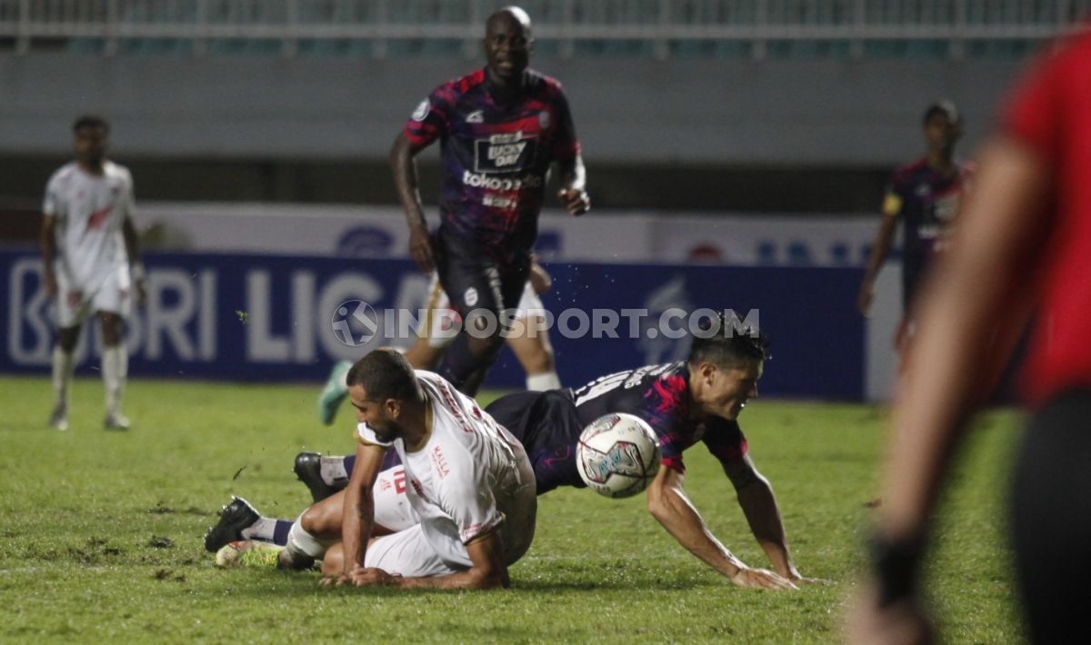 Pertandingan Liga 1 antara RANS Nusantara vs PSM Makassar di Stadion Pakansari, Senin (15/08/22). Copyright: © Herry Ibrahim/INDOSPORT