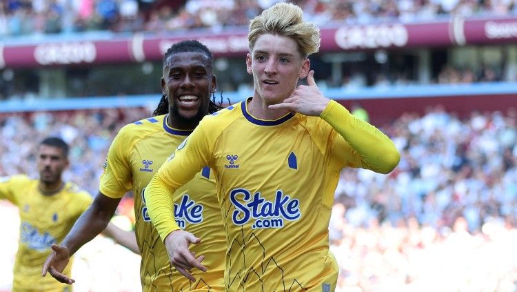 Wonderkid Everton, Anthony Gordon, di laga kontra Aston Villa (13/08/22). (Foto: Reuters/Carl Recine) Copyright: © Reuters/Carl Recine