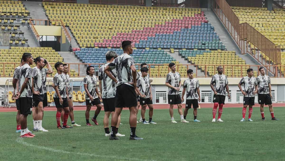 Persis Solo saat menjalani official training di Stadion Wibawa Mukti, Cikarang, Kamis (18/9/22) pagi. Foto; Persis Solo Copyright: © Persis Solo