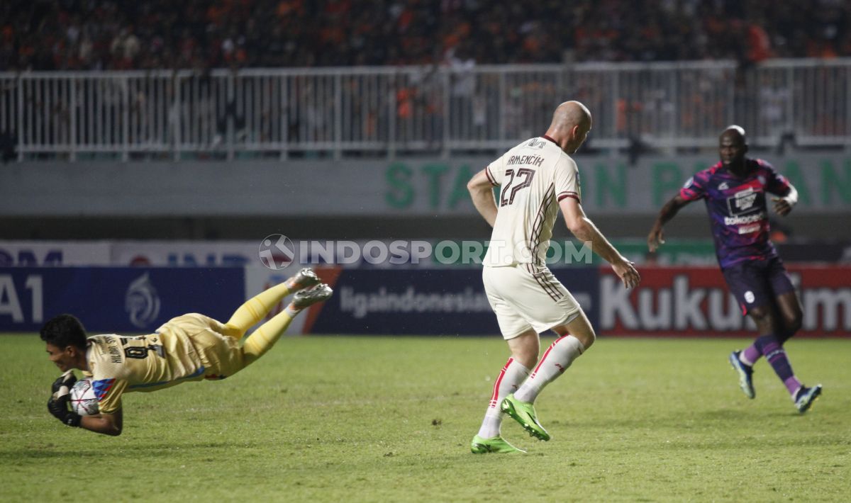 Pertandingan Liga 1 antara RANS Nusantara FC vs Persija Jakarta di Stadion Pakansari, Sabtu (20/08/22). Copyright: © Herry Ibrahim/INDOSPORT