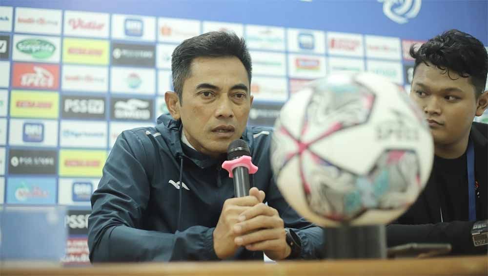 Pelatih PSS Sleman, Seto Nurdiyantor menyebut Ze Valente, belum pasti main saat timnya menghadapi Persis Solo. Copyright: © PSS Sleman